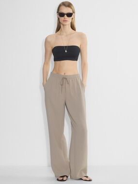 Aritzia Wilfred Thesis Wide-Leg Crepette Pants in Nomad Taupe